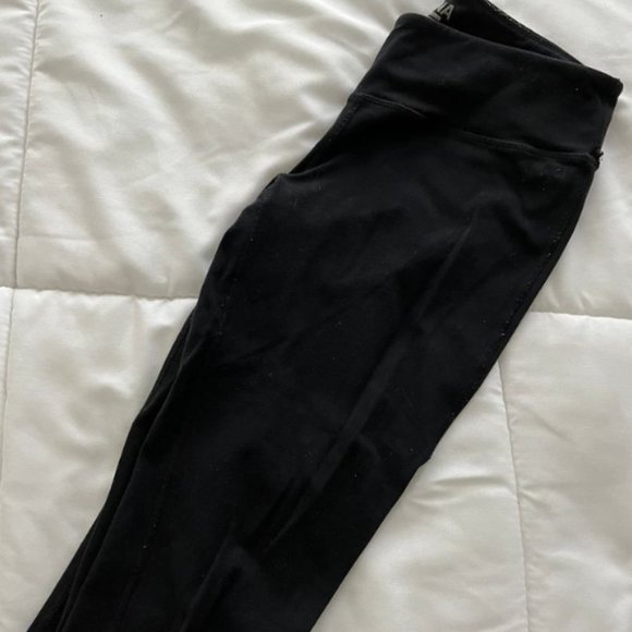 2 Pairs Black TNA Leggings - Picture 1 of 4